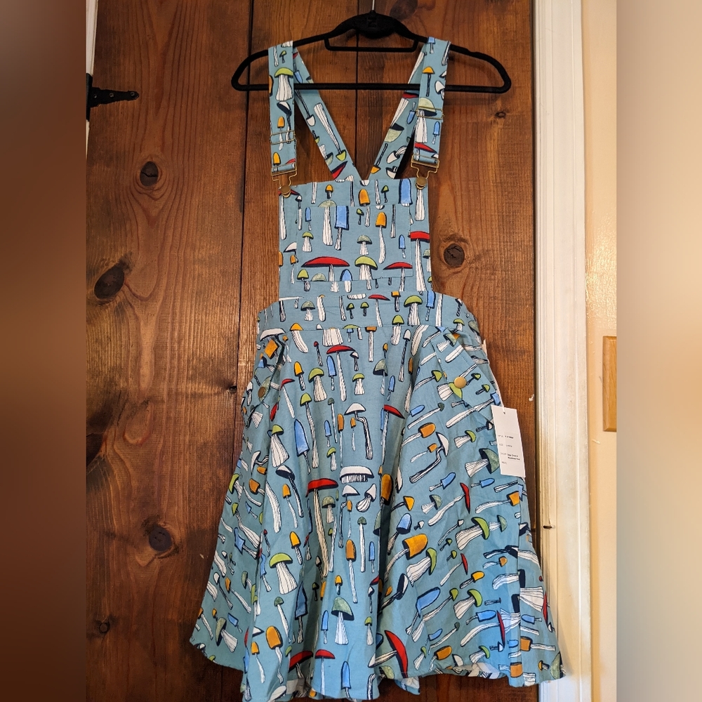 Unique Vintage sage green mushroom pinafore skirt